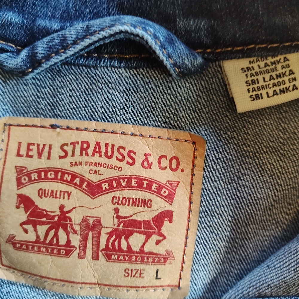 Levi's Jean Jacket, Women's Size L, NWOT - Picture 3 of 7